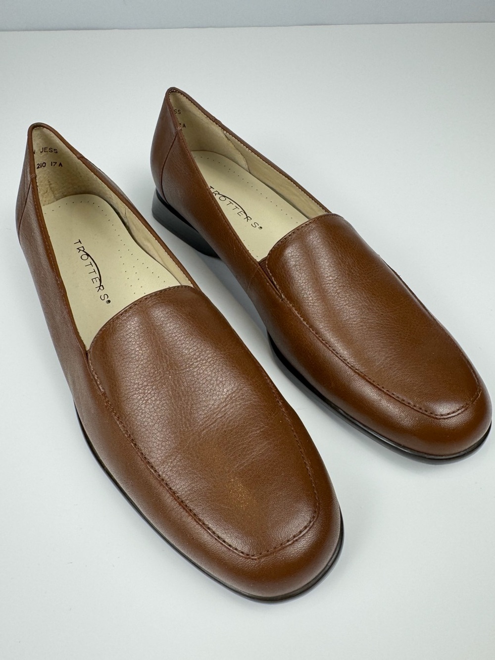 Trotters Brown Leather Jess Loafers Slip On Confort 9 Narrow Career Office
